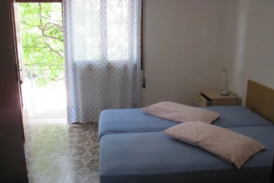 geel appartement