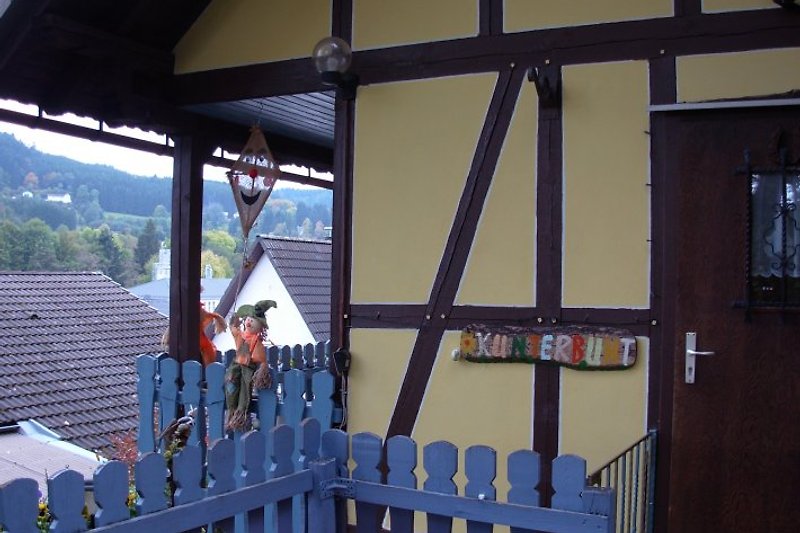 Eingang mit Blick zum Balkon