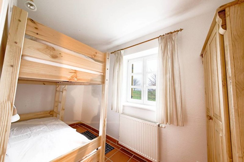 Fewo Sommerschwalbe (D13): The second bedroom.