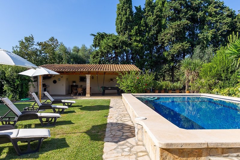 Finca mit beheizbarem Pool in Pollença Firma contacto