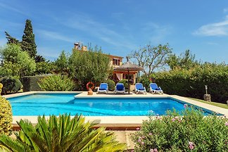 Finca mit Pool & tropischem Garten