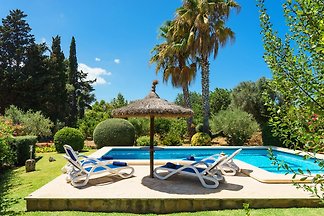 Finca mit Pool & tropischem Garten