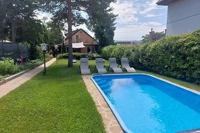 Casa de vacaciones mediterránea con piscina