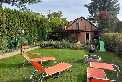 Mediterran Ferienhaus mit Pool