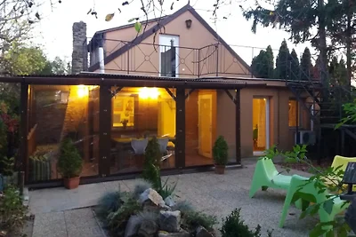 Mediterran Ferienhaus mit Pool