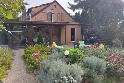 Mediterran Ferienhaus mit Pool