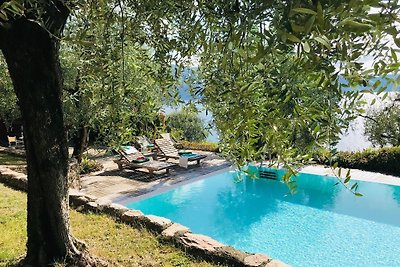 VILLA SAN GIORGIO CON PISCINA
