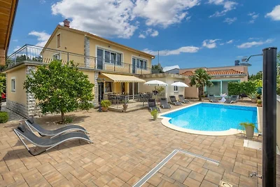 Villa Maria, Omladinska10 Jadranovo