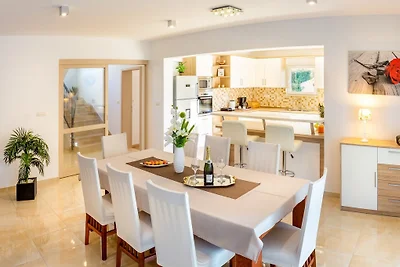 ✯✯✯✯ Villa Leonore in Omiš