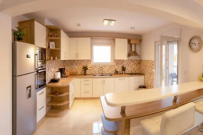✯✯✯✯ Villa Leonore in Omiš