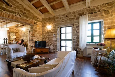 VILLA IN CAMPAGNA CON PISCINA