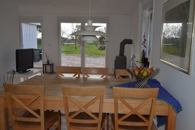 Komforthaus mit Garten am Wasser