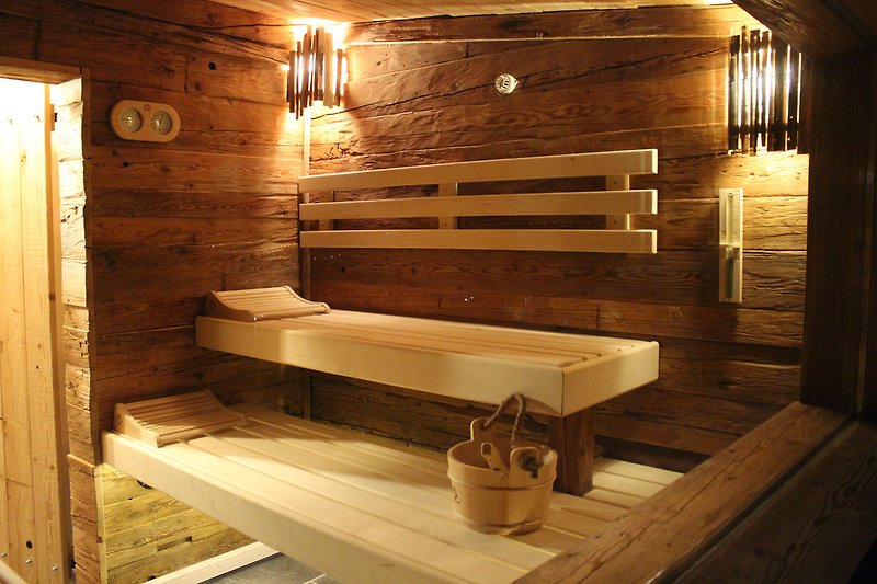 Sauna aus Altholz