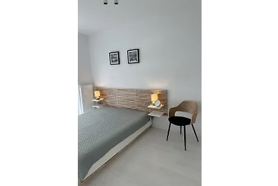 Biały apartament przy porcie