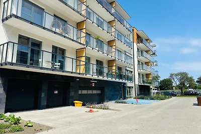 Biały apartament przy porcie
