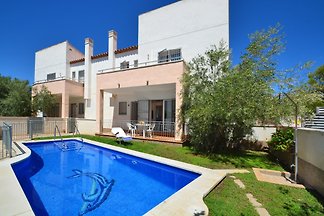 Haus mit Schwimmbad 200 m vom Stran