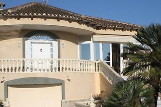 Villa B.