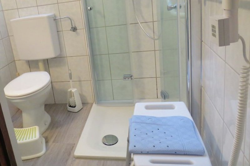 1. Etage Dusche mit WC/Waschbecken