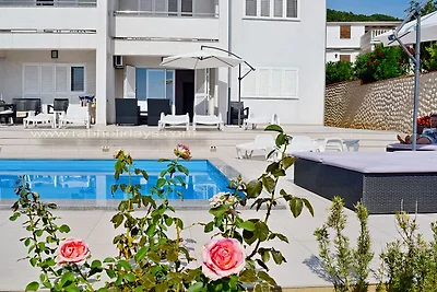 Villa Marija mit Pool