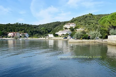 Miral Beach, direkt am Meer