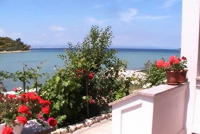 Miral Beach, direkt am Meer