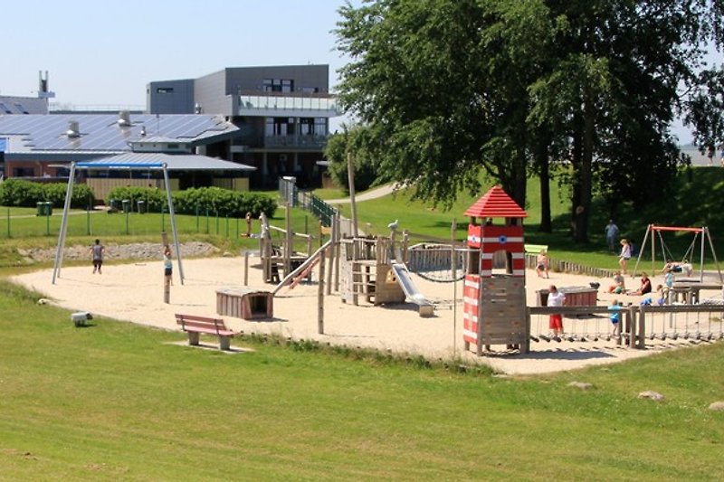 Spielplatz Wattbuttjer 300m,DangastQuellbad,Jodsolewasser auf 1000qm und Saunalandschaft incl Meerblick
