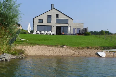 Haus am See mit Privatstrand Nordic