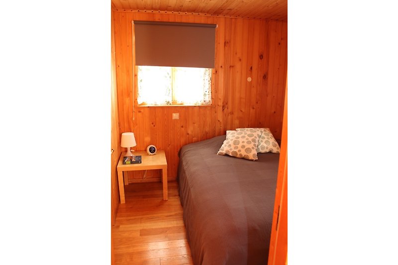 Schlafzimmer 1 mit Wandschrank