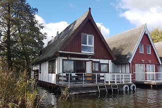 Bootshaushälfte