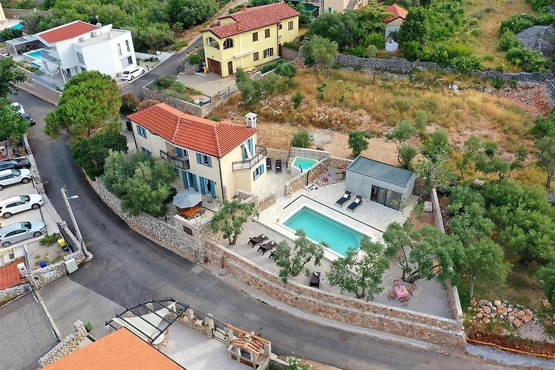 Villa Pinia mit Meerblick & Pool
