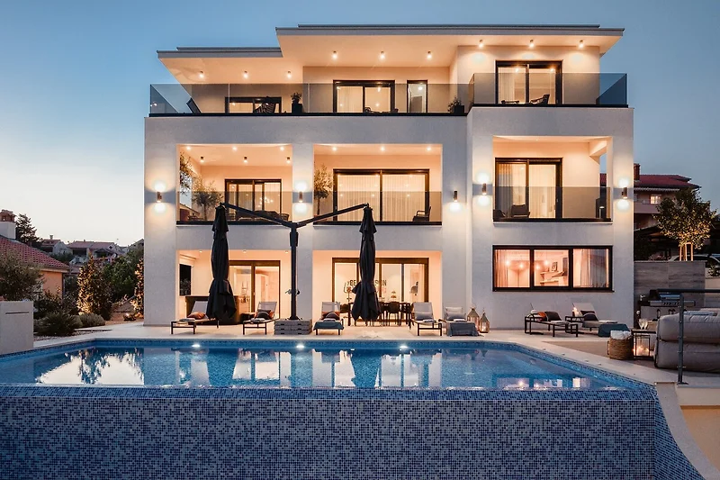 Exklusive Villa mit Balkon im ruhigen Wohngebiet.