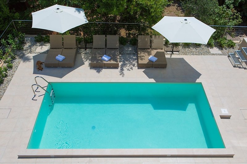 Villa Celeia mit beheiztem Pool