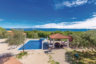 Villa mit Pool, Jacuzzi & Sauna