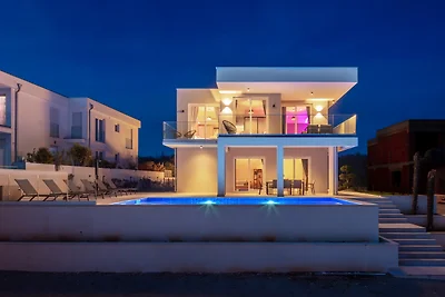 Villa Neoma – Ruhiger Rückzugsort am Meer mit beheiztem Pool