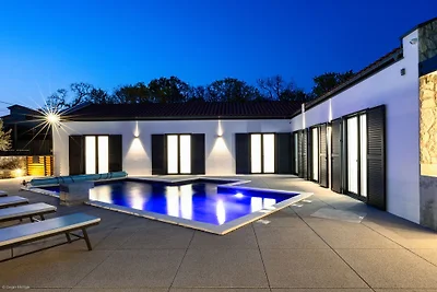 Villa Primus con piscina e jacuzzi