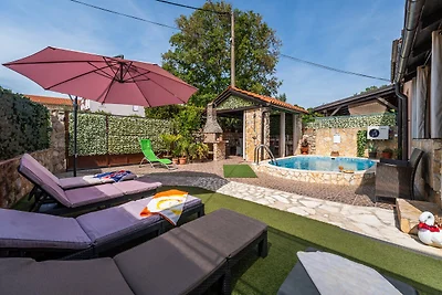 Ferienhaus Ana mit Pool und Jacuzzi