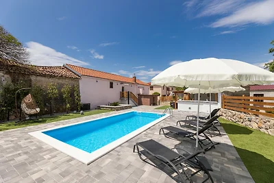 Ferienhaus Meri mit beheiztem Pool