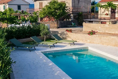 Ferienhaus Pietra mit privater Pool