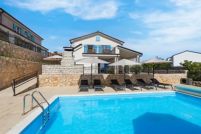 Villa Andrea– Stilvolle Oase mit Pool & Meerblick