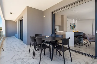 Luxury Apartment mit privatem Pool