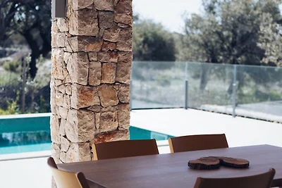 Erleben Sie die Villa Kadila – beheizter Pool & Sauna in einem zeitlosen Olivenhain