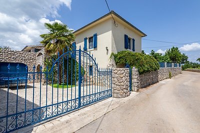 Villa O'Lucky mit Pool