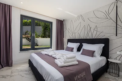 Luxury Apartment mit privatem Pool