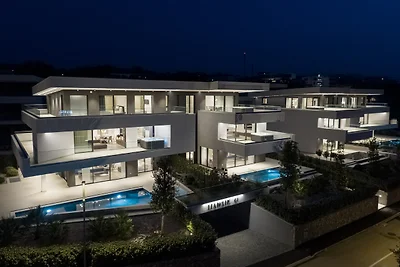 Azimut Superior Apartment mit Pool