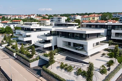 Azimut Superior Apartment mit Pool