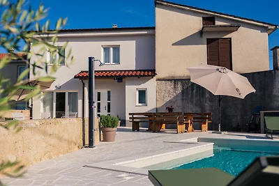 Ferienhaus Pietra mit privater Pool