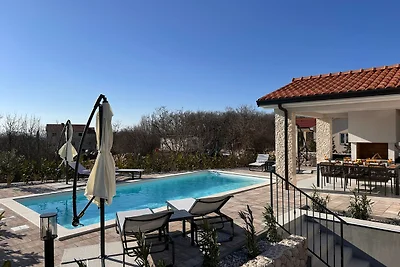 Charmante Villa Navis mit privatem Pool