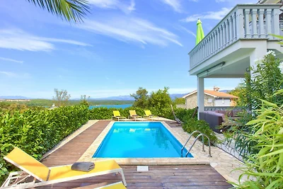 Villa con piscina riscaldata
