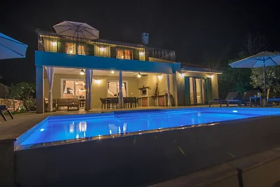 Meernahe Villa Marin mit beheiztem Pool