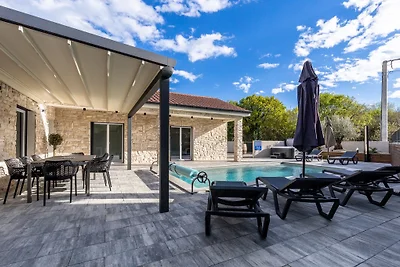 Villa Larra con piscina e jacuzzi